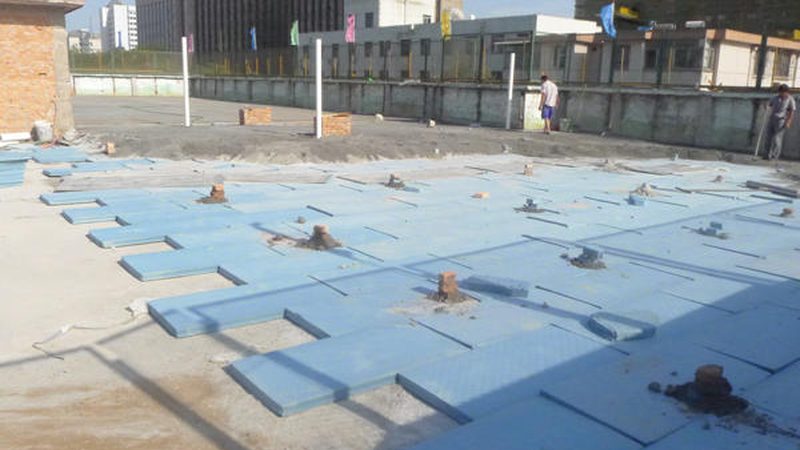目前，市场上常见的屋顶防水补漏材料主要有以下几种：